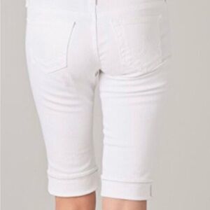 Women’s Ag Adriano Goldschmied White The Malibu Bermuda Length Shorts Size 28